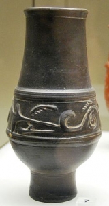 Roman terra nigra vase, Cologne - source Wikipedia (Hannibal21)